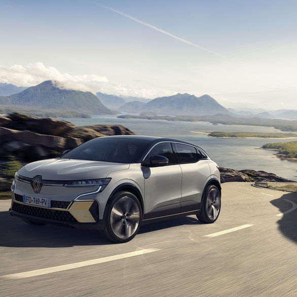 NUO in Serie – Renault Megane E-Tech Schorn und Groh Außen